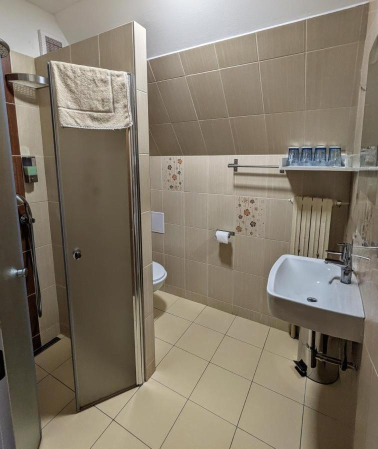 Hotel Alfa トルトノフ エクステリア 写真